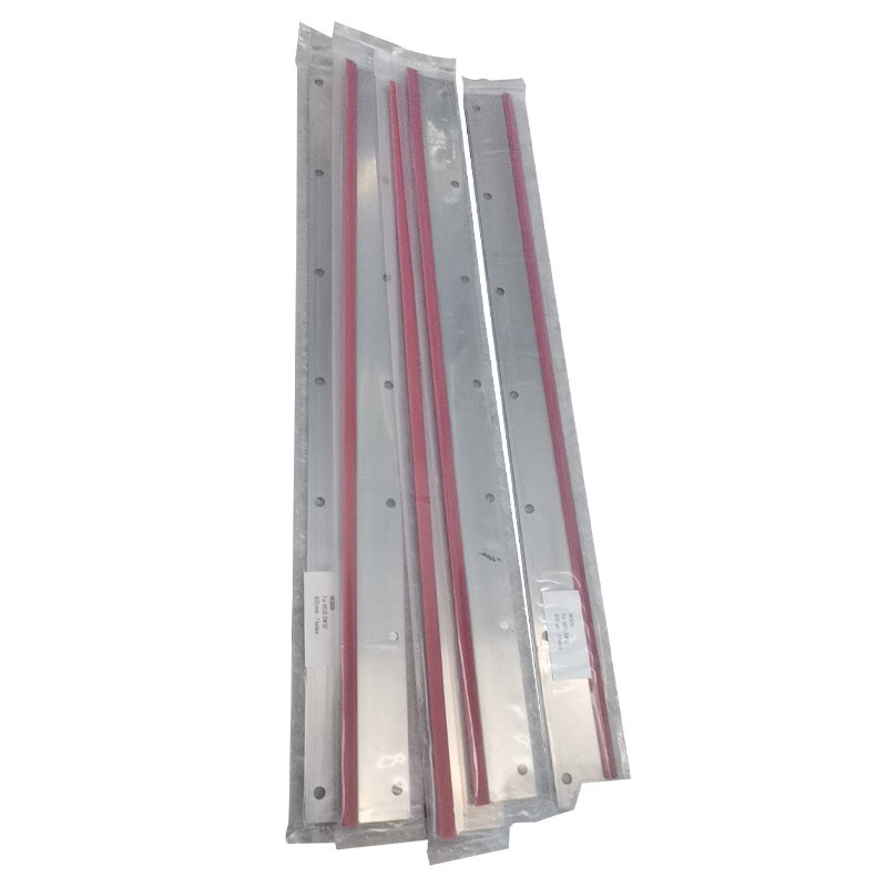 UV G2.010.502 Heidelberg Printer SM52 PM52 Wash Up Blade 605x46x0.5mm 7 dziur